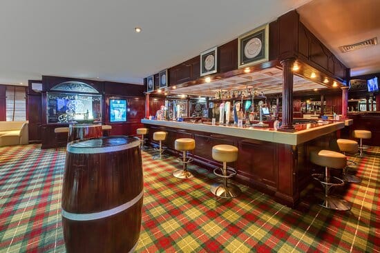 دیسکو در عمان 2023 | زندگی شبانه در عمان 5 بار و رستوران الغزال Al- Ghazal