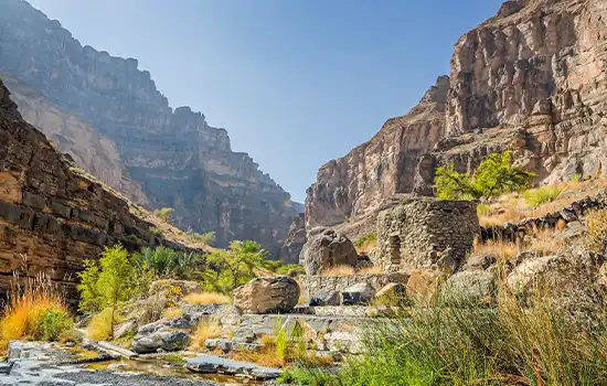 Top Tourist Attractions in Oman: A List of Oman's Most Beautiful Sights 21 A picture of the heights of Jabal Shams.