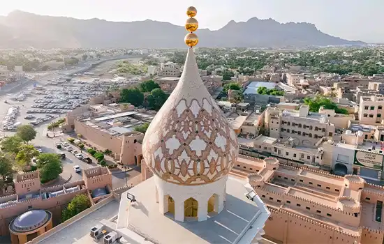 Top Tourist Attractions in Oman: A List of Oman's Most Beautiful Sights 17 Nizwa is an ancient city.