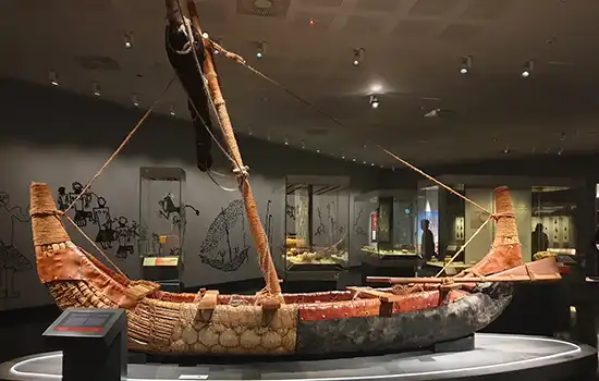 Top Tourist Attractions in Oman: A List of Oman's Most Beautiful Sights 8 The interior National Museum of Oman