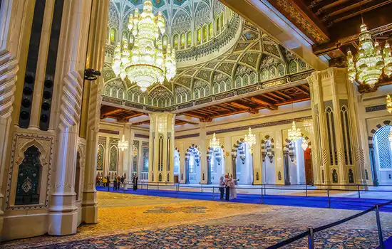 Top Tourist Attractions in Oman: A List of Oman's Most Beautiful Sights 6 The interior of Sultan Qaboos Grand Mosque