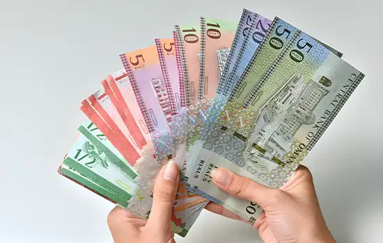 What is the personal income in Oman