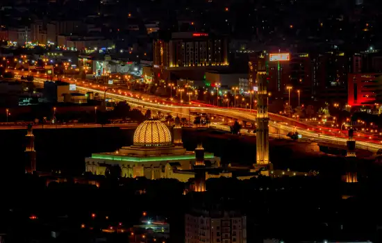 Cost of Living in Oman for Immigrants 3 Sultan Qaboos Grand Mosque, Muscat