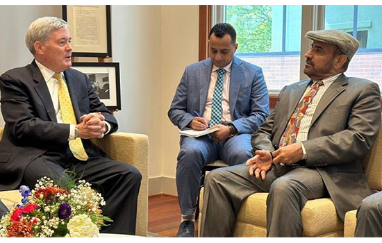 دیدار رئیس ستاد کل نیروهای مسلح عمان با مشاور رئیس جمهور آمریکا