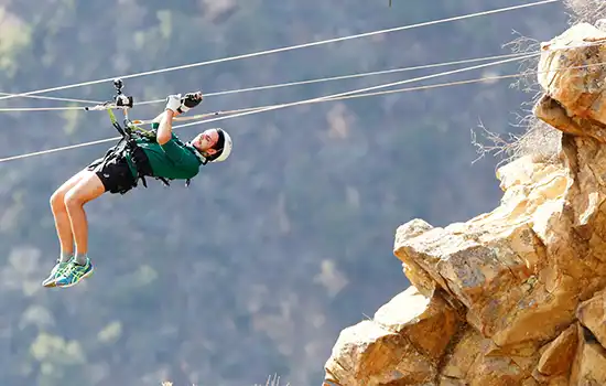 بیمه نامه اجباری در عمان برای برخی از فعالیت‌های گردشگری ماجراجویی