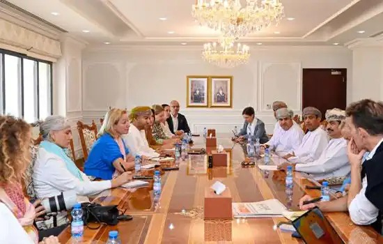 دیدار وزیر اطلاعات با هیئت انجمن مطبوعات خارجی 6 دیدار وزیر اطلاعات با هیئت انجمن مطبوعات خارجی