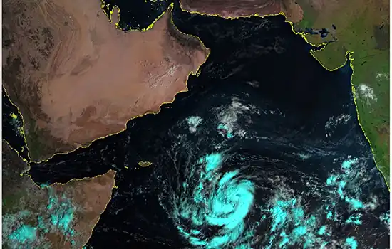 پیش بینی آب و هوا: انتظار می رود توده هوایی همراه با باد و باران استوایی در عمان آغاز شود 1 بروز رسانی آب و هوا: انتظار می رود توده هوایی همراه با باد و باران استوایی در عمان آغاز شود