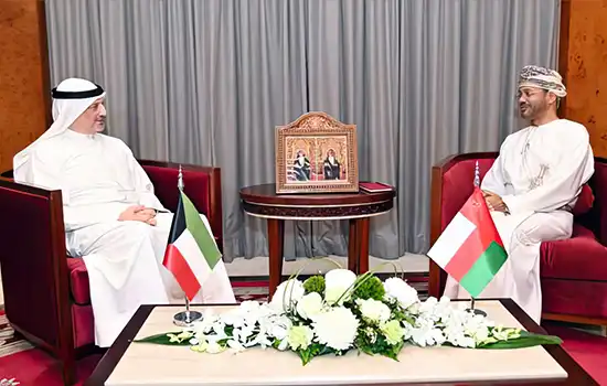 دیدار وزیر امور خارجه عمان با جمعی از همتایان کشورهای اتحادیه اروپا و شورای همکاری خلیج فارس 5 وزیر امور خارجه عمان در دیدار با شیخ الصباح