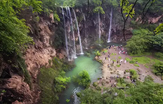 بازدیدکنندگان منطقه ظفار عمان در فصل پاییز(خریف) شاهد افزایش است 5 بازدیدکنندگان منطقه ظفار عمان در فصل پاییز(خریف) شاهد افزایش است