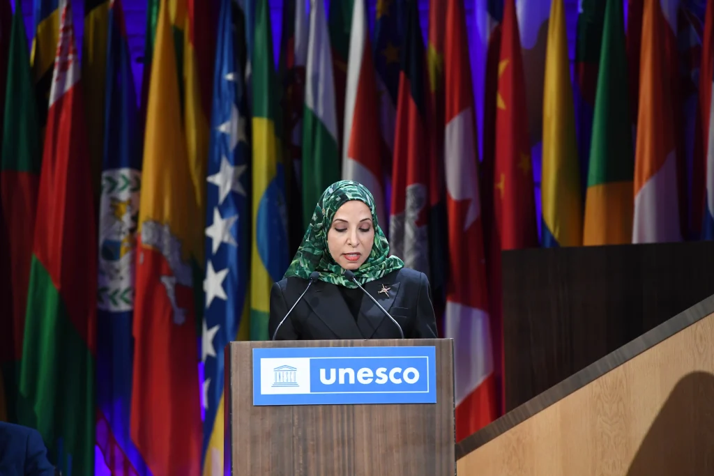 حضور عمان در چهل و دومین نشست کنفرانس عمومی یونسکو 2 حضور عمان در چهل و دومین نشست کنفرانس عمومی یونسکو