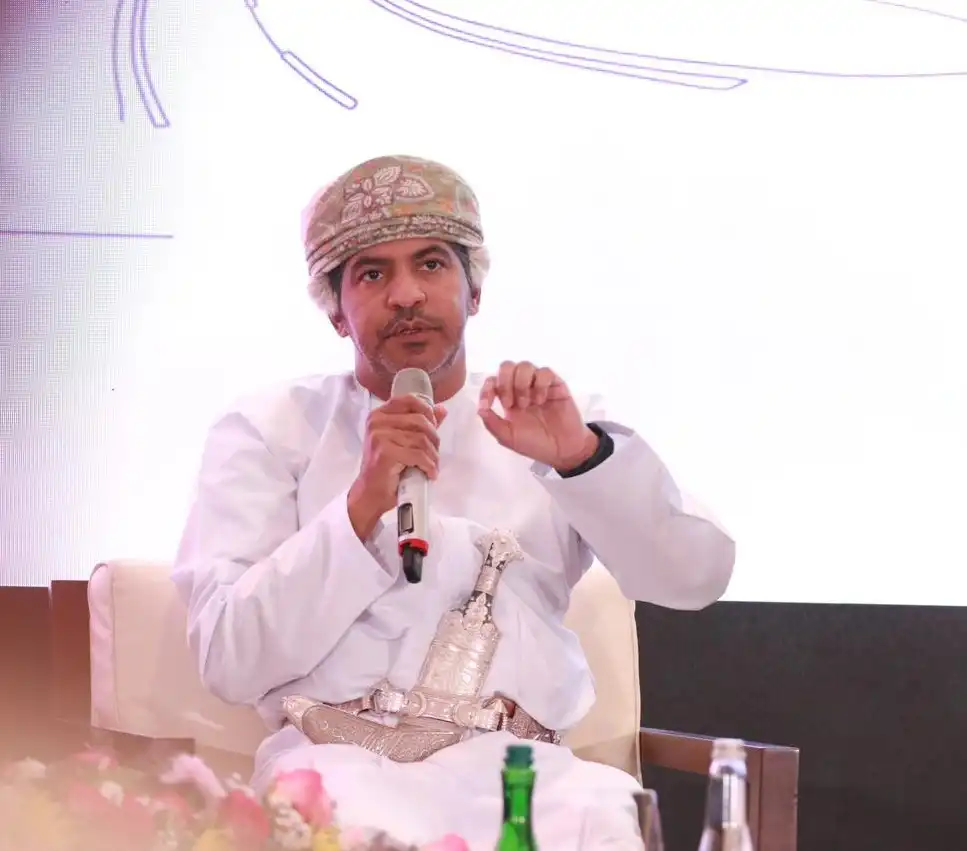 تعداد خودروهای برقی در عمان از 400 گذشت که توسط 100 ایستگاه شارژ پشتیبانی می شود 2 مهندس خمیس الشماخی، معاون وزیر حمل و نقل، ارتباطات و فناوری