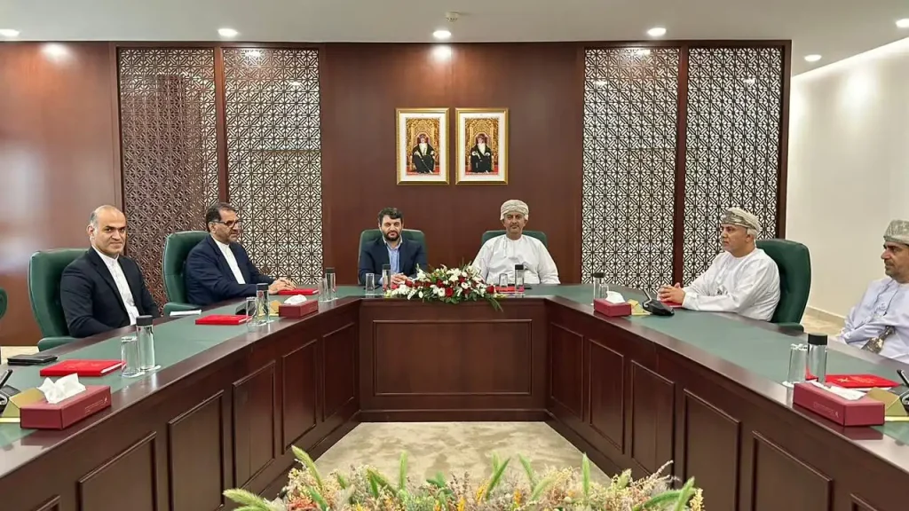 سفر حجت اله عبدالملکی، دبیر شورای عالی مناطق آزاد تجاری و ویژه اقتصادی ایران به عمان