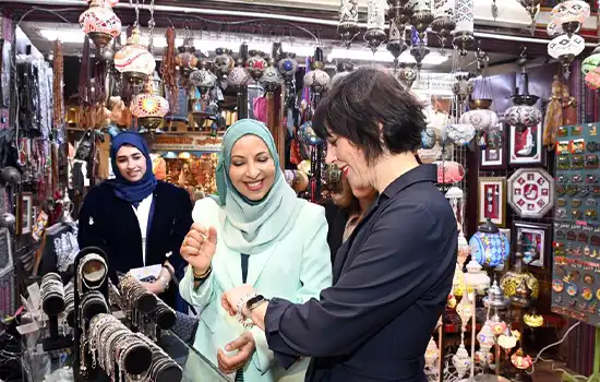 The Swiss Presidents spouse visited the Mutrah Souq