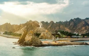 التمثال في مطرح | سائح في عمان | تسجيل الشركة في عمان