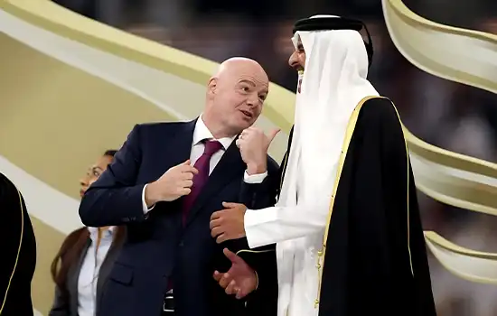 امیر قطر و اینفانتینو، رفقای صمیمی در مراسم اهدای جام!