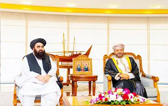 تسهیل صدور ویزا برای افغانستانی ها در عمان تا پروازهای مستقیم و توسعه تجارت در این کشور 9 وزیر امور خارجه طالبان در دیدار با همتای عمانی درباره تسهیل ویزا، پروازهای مستقیم و تجارت گفتگو کرد.