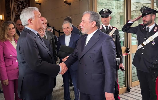 پایان دور دوم مذاکرات غیرمستقیم ایران و آمریکا در سفارت عمان در رم ایتالیا؛ گفتوگوها سازنده بود 2 second round of iranus indirect talks ends at omani embassy in rome discussions described as constructive ar