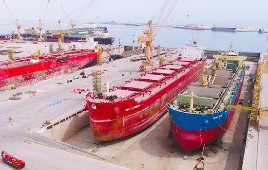 Strategically located on the Indian Ocean, Duqm SEZ offers world-class infrastructure for heavy industry, logistics, and global export.